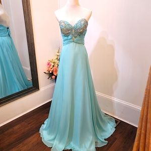 Prom, special occasion gown